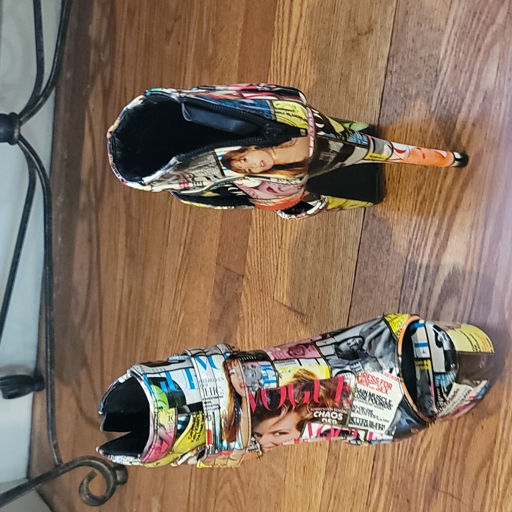 Magazine Sandals